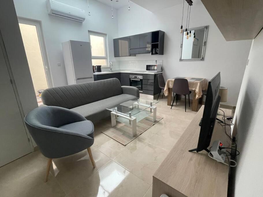 New Two Bedroom Flat Kamila On A Dwell Сліма Екстер'єр фото